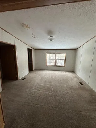 a view of empty room with window
