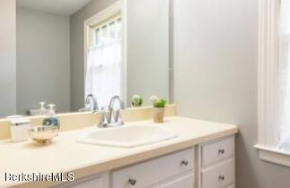 883 Hancock Road Williamstown, MA 01267 - Photo 17 of 21 Bath