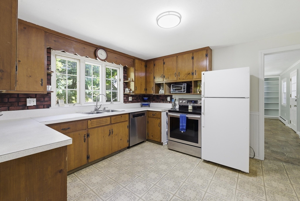 49 Country Way Northampton, MA 01062 - Photo 14 of 41