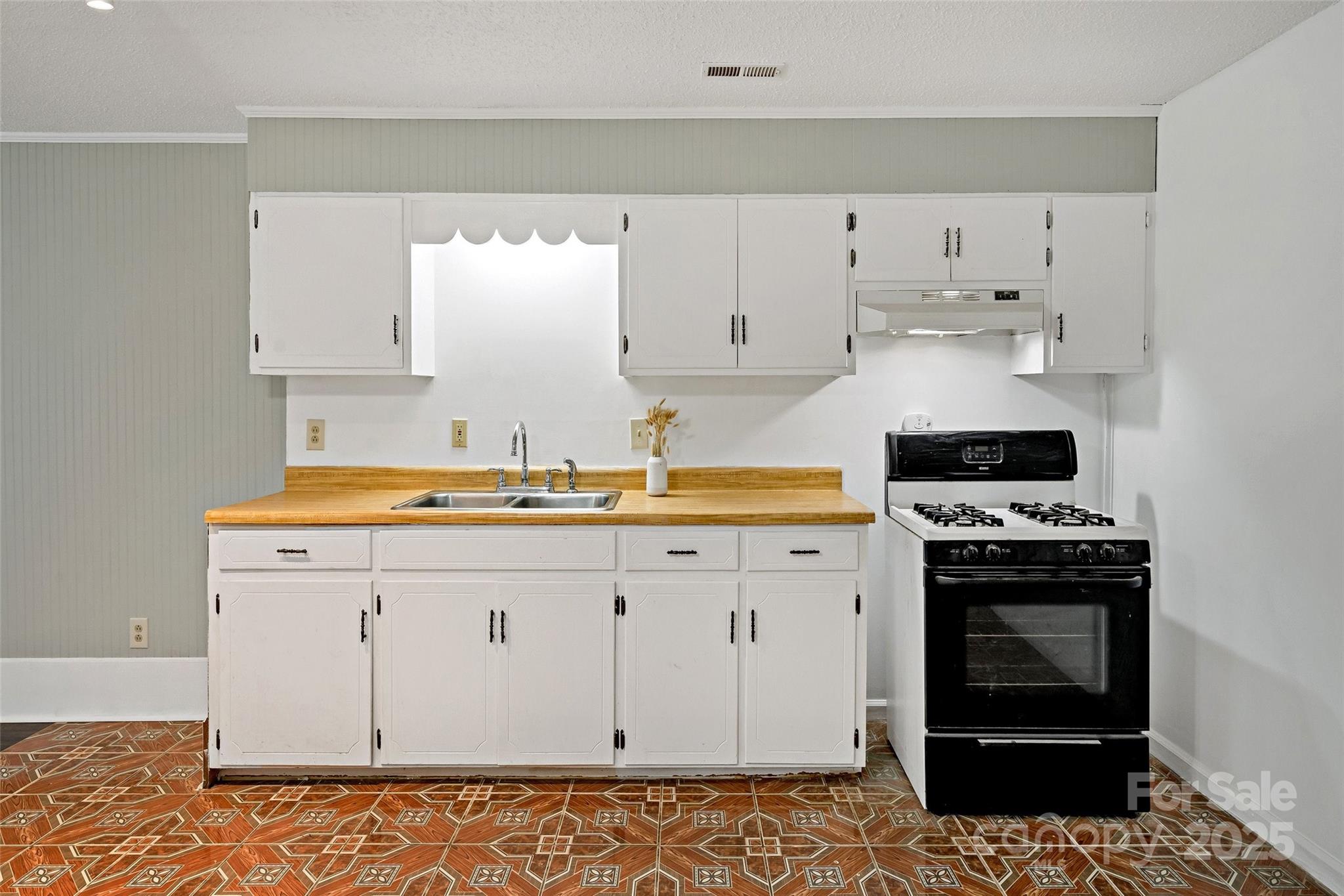 2526 Hankins Road Marion, NC 28752 - Photo 19 of 42