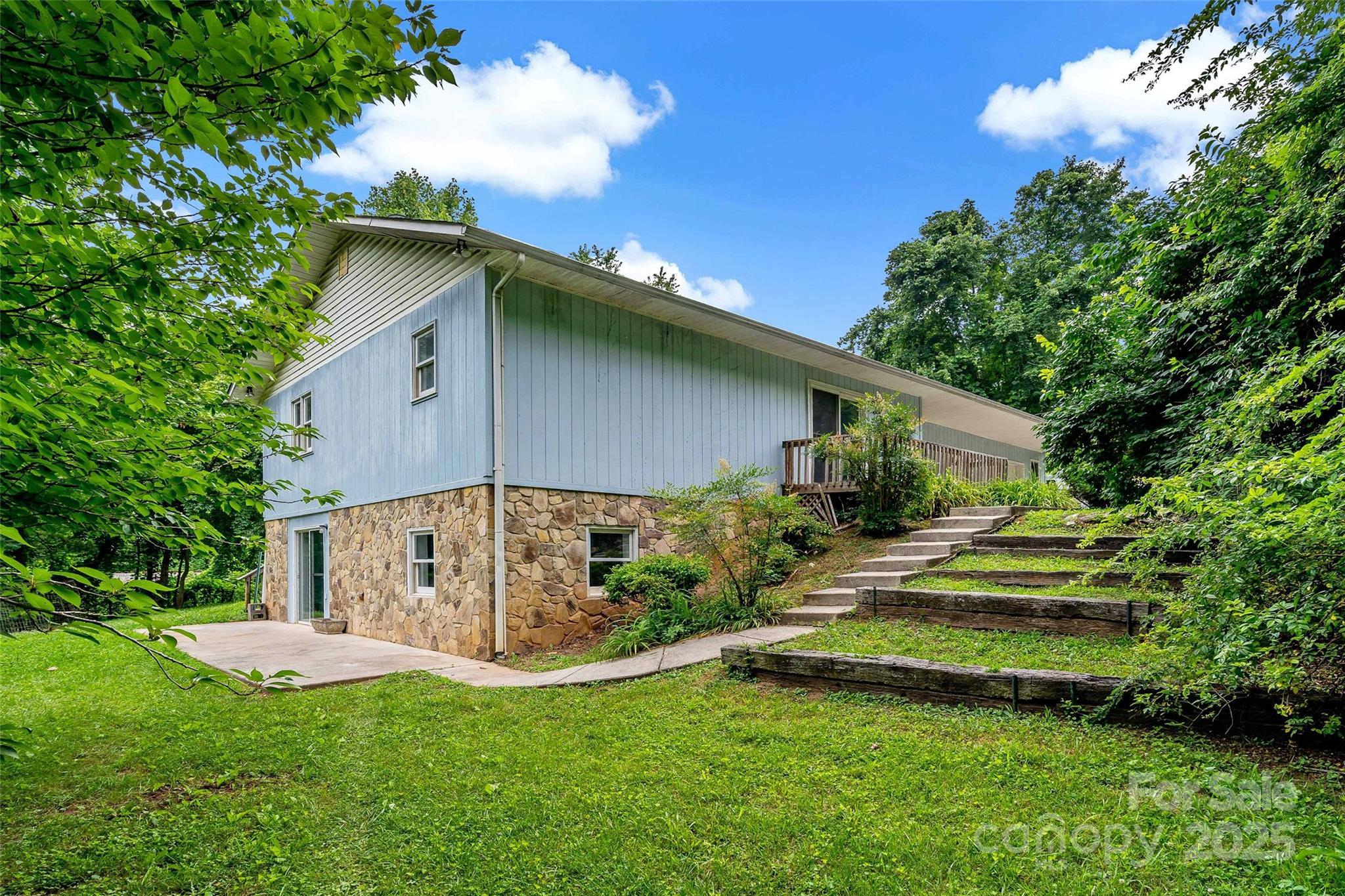 2526 Hankins Road Marion, NC 28752 - Photo 2 of 42