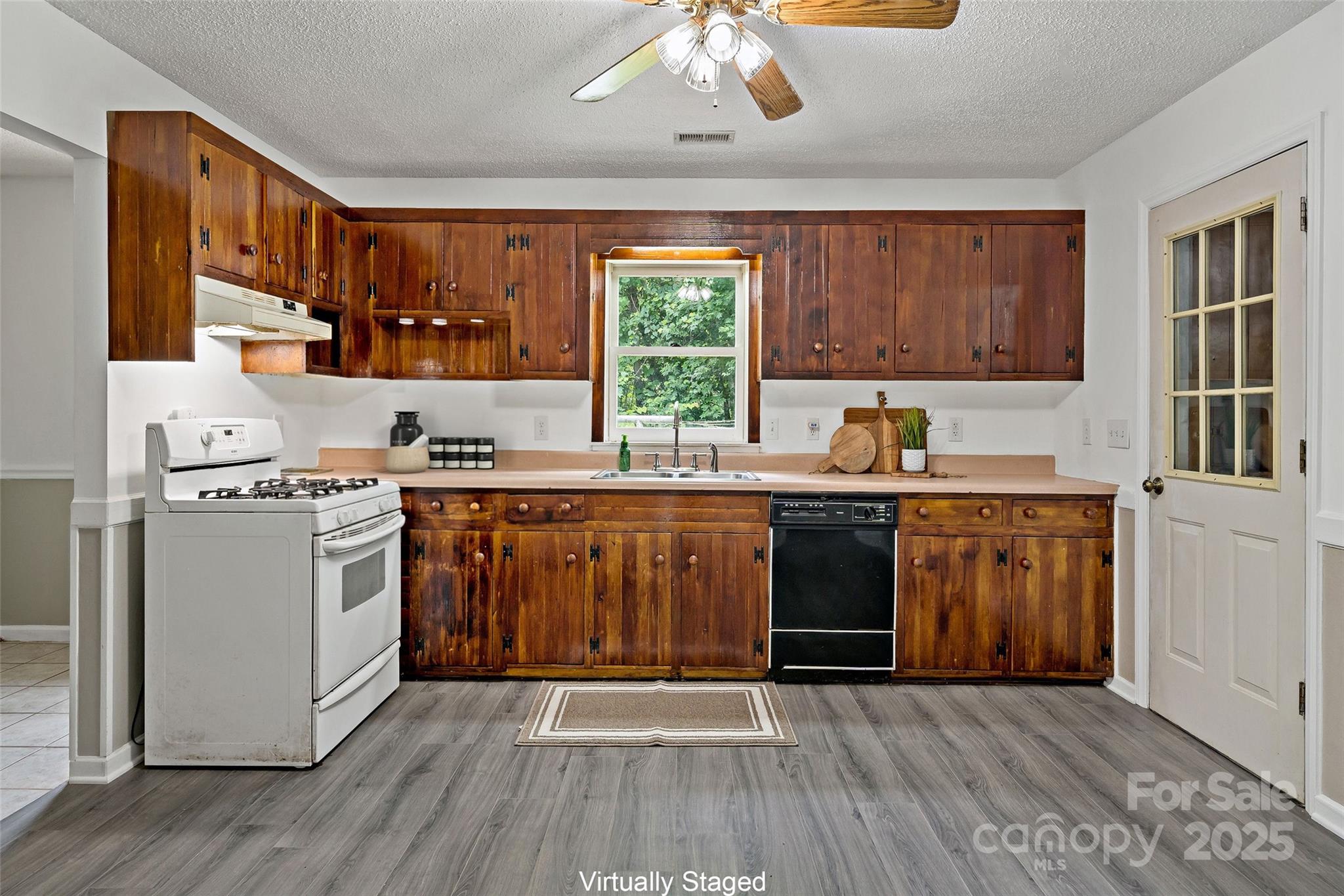 2526 Hankins Road Marion, NC 28752 - Photo 8 of 42