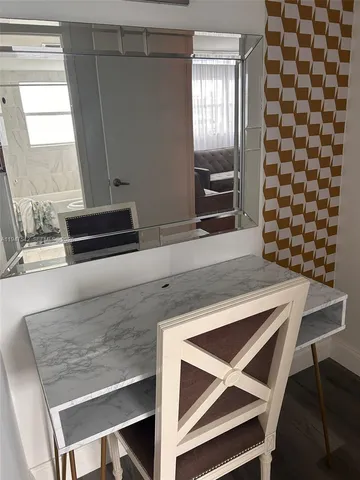 $3,500 | 1881 Washington Avenue, Unit 8F, Miami Beach, FL 33139