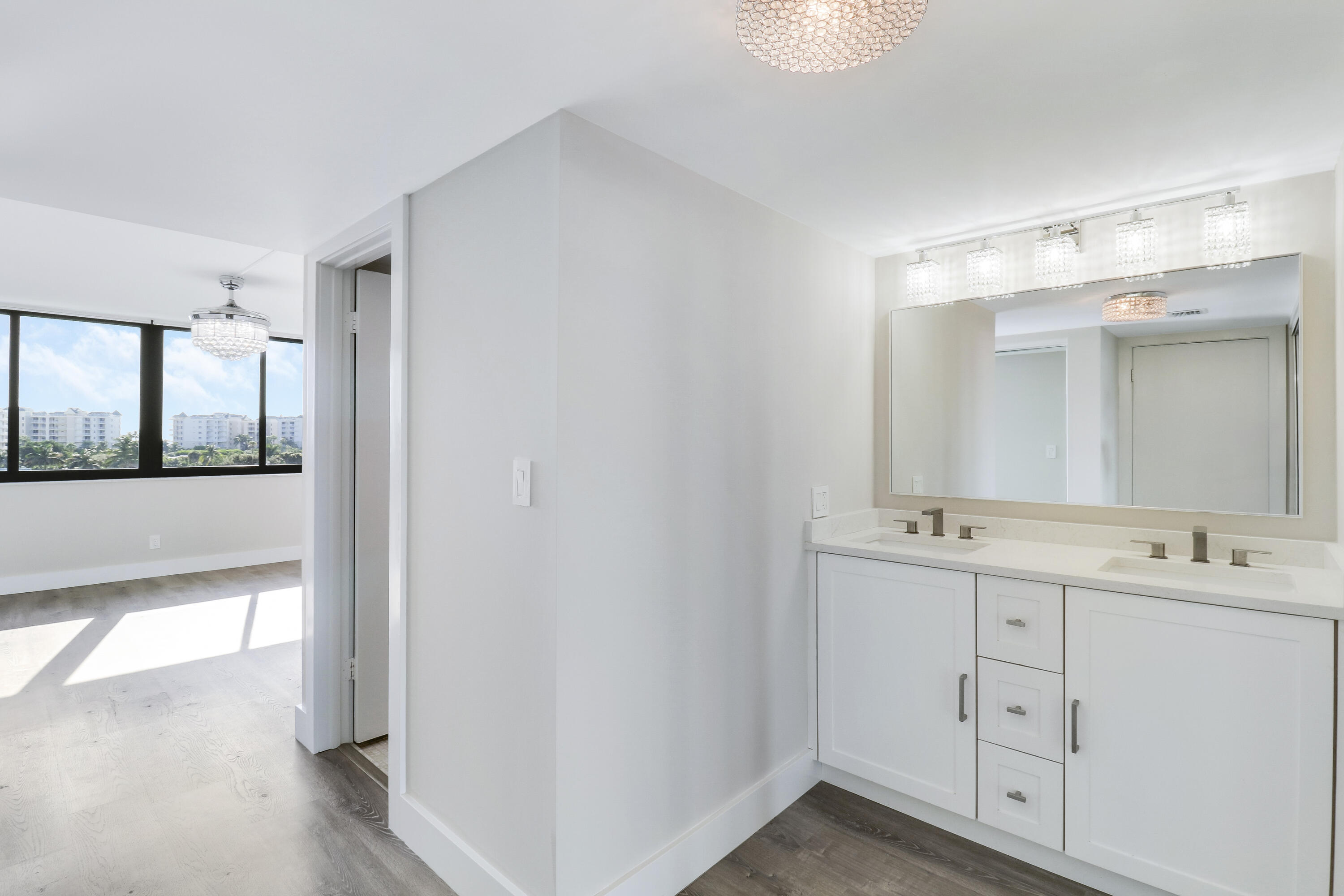 1605 Highway 1, Unit 604M3 Jupiter, FL 33477 - Photo 15 of 42 Primary Bathroom
