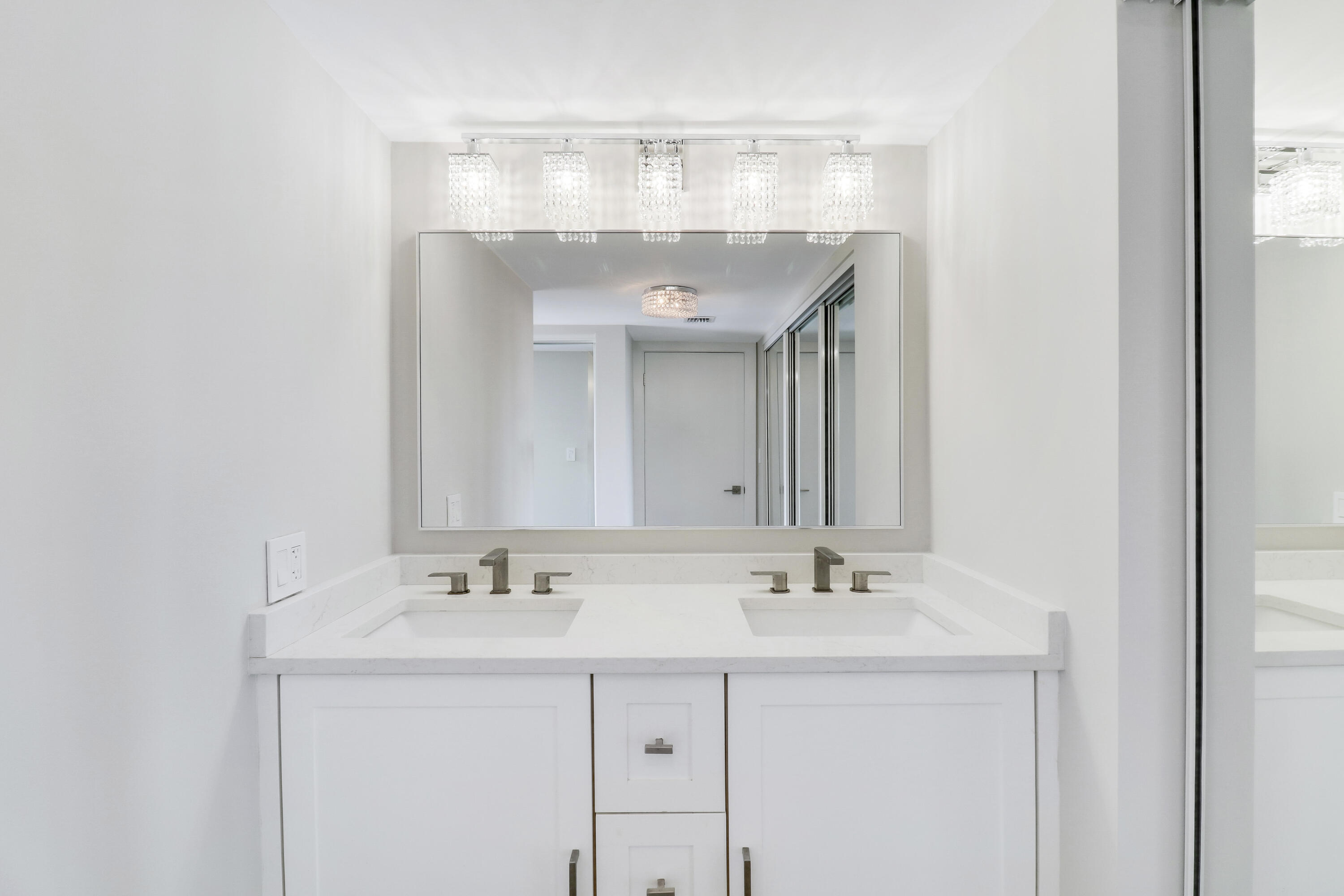 1605 Highway 1, Unit 604M3 Jupiter, FL 33477 - Photo 16 of 42 Primary Bathroom