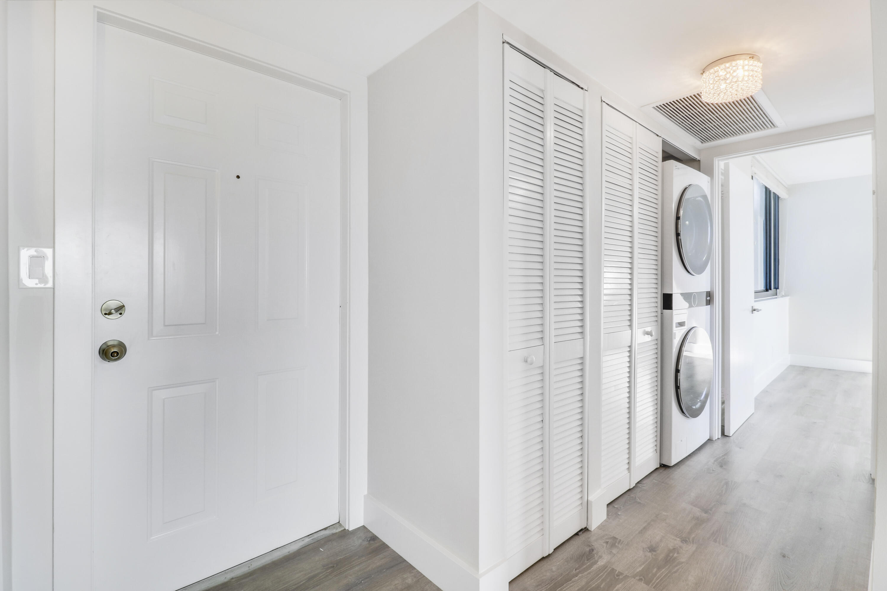 1605 Highway 1, Unit 604M3 Jupiter, FL 33477 - Photo 18 of 42 Foyer