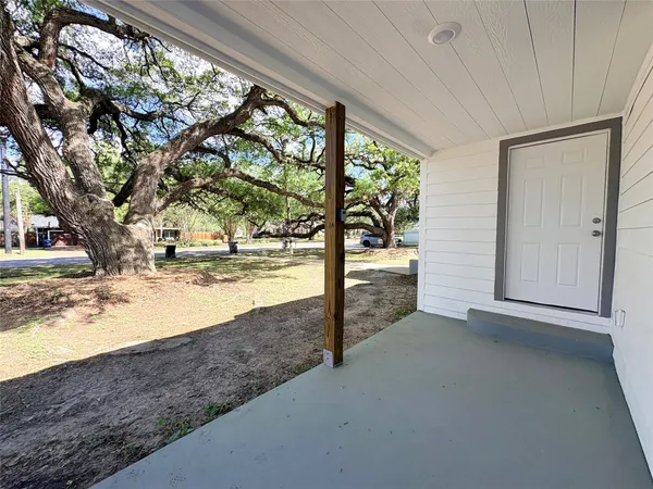 $1,600 | 3204 Avenue K, Bay City, TX 77414