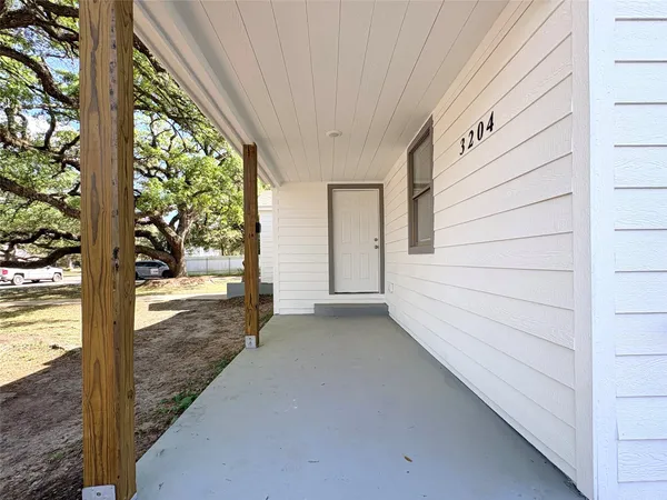 $1,600 | 3204 Avenue K, Bay City, TX 77414