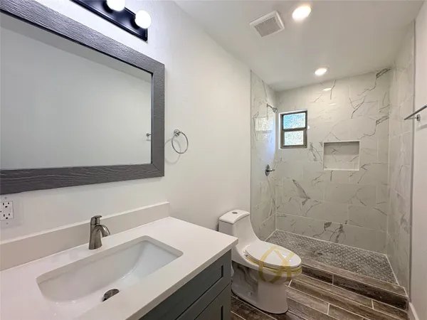 $1,600 | 3204 Avenue K, Bay City, TX 77414