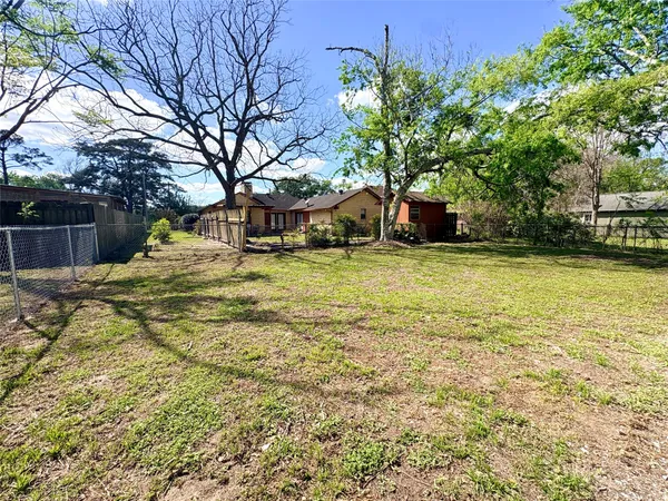$1,600 | 3204 Avenue K, Bay City, TX 77414