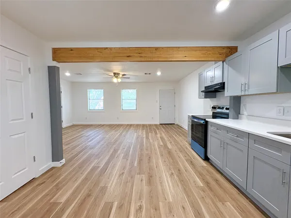 $1,600 | 3204 Avenue K, Bay City, TX 77414