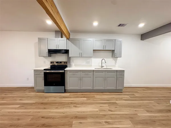 $1,600 | 3204 Avenue K, Bay City, TX 77414