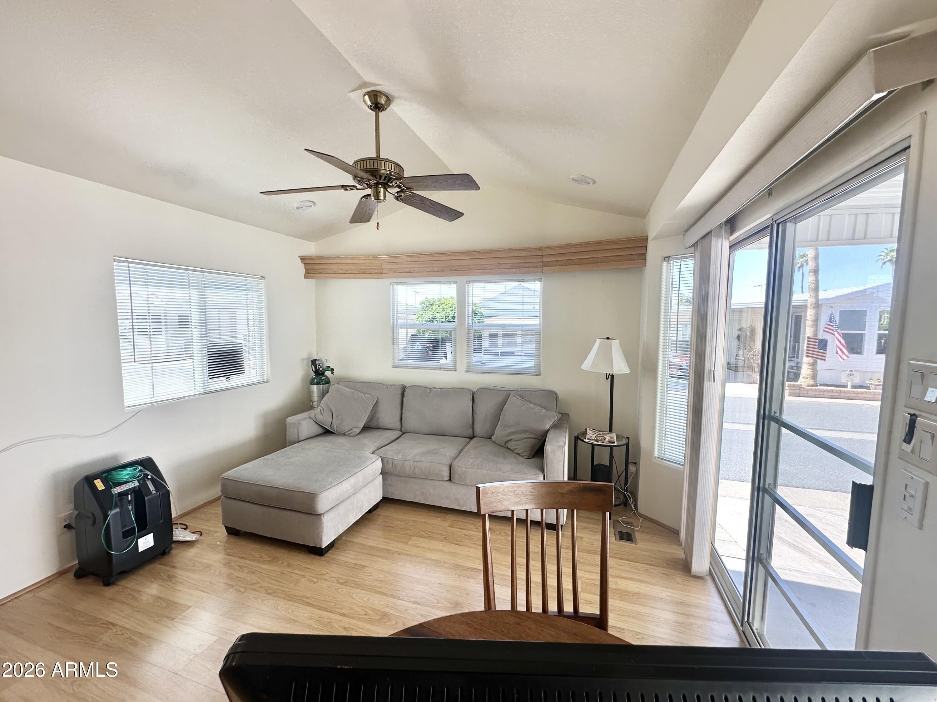 111 South Greenfield Road, Unit 809 Mesa, AZ 85206 - Photo 11 of 49 INVITING FRONT LIVING AREA