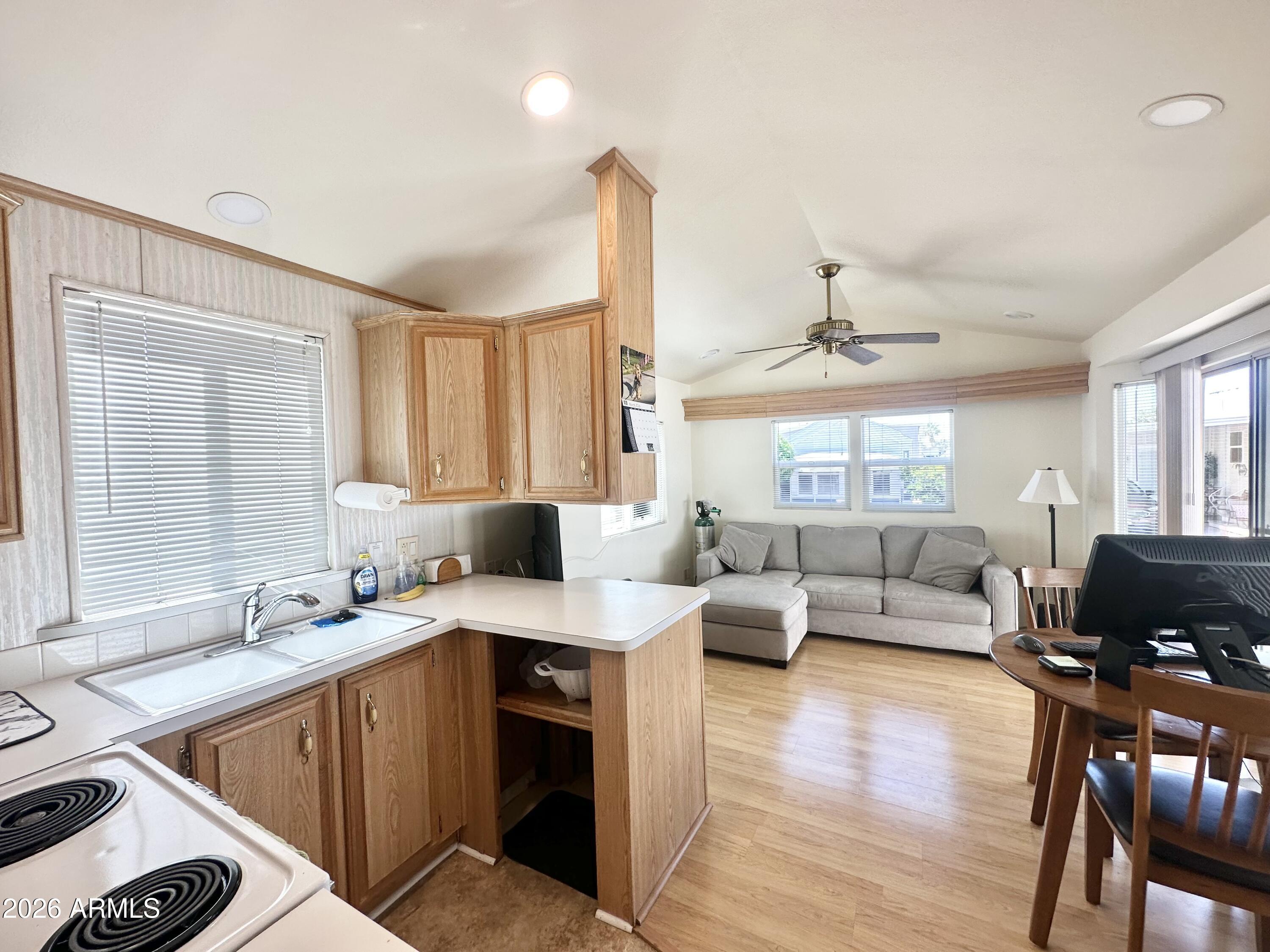 111 South Greenfield Road, Unit 809 Mesa, AZ 85206 - Photo 19 of 49 GORGEOUS FLOORING