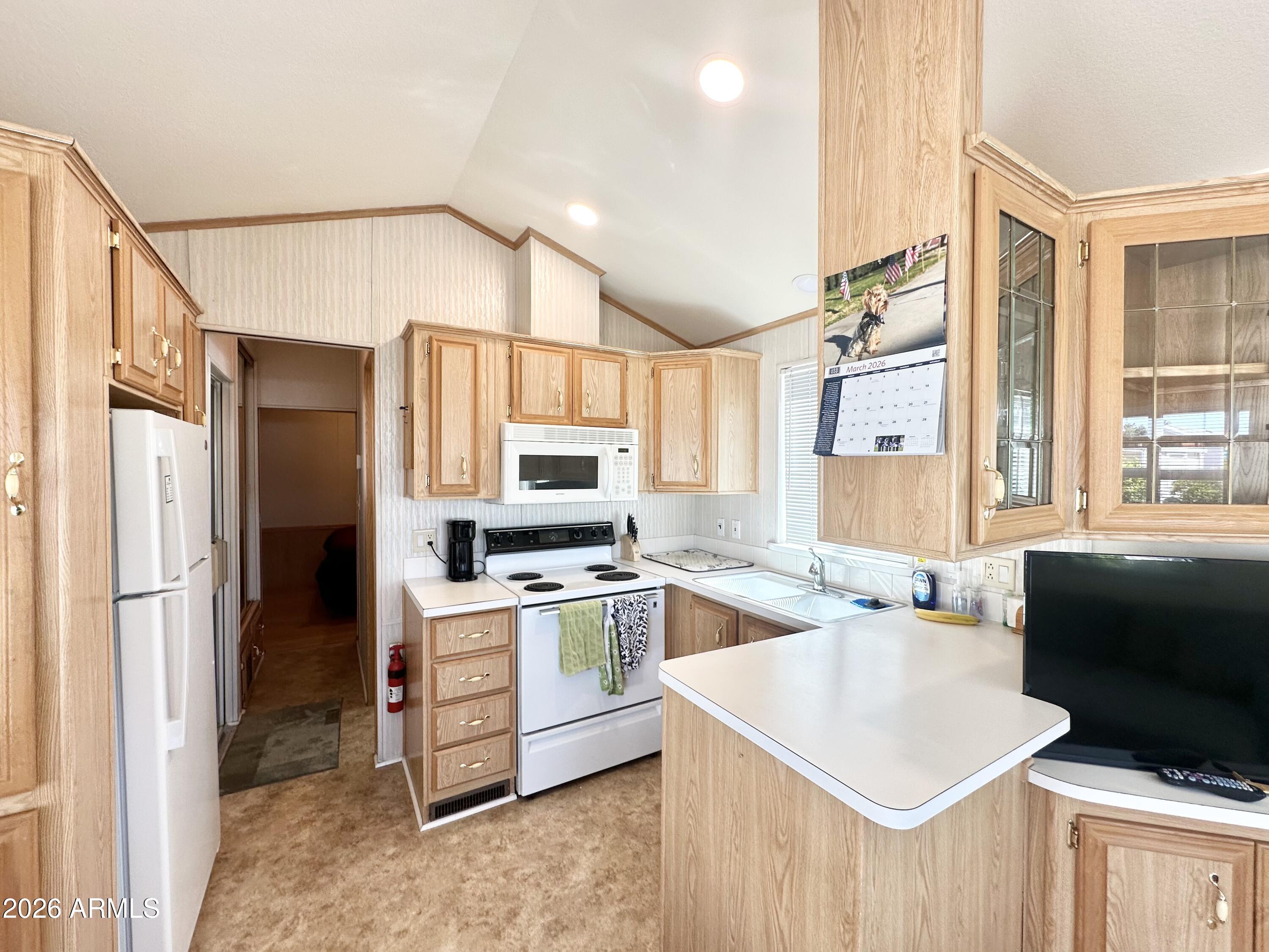111 South Greenfield Road, Unit 809 Mesa, AZ 85206 - Photo 21 of 49 GREAT COOKING COUNTER SPACE