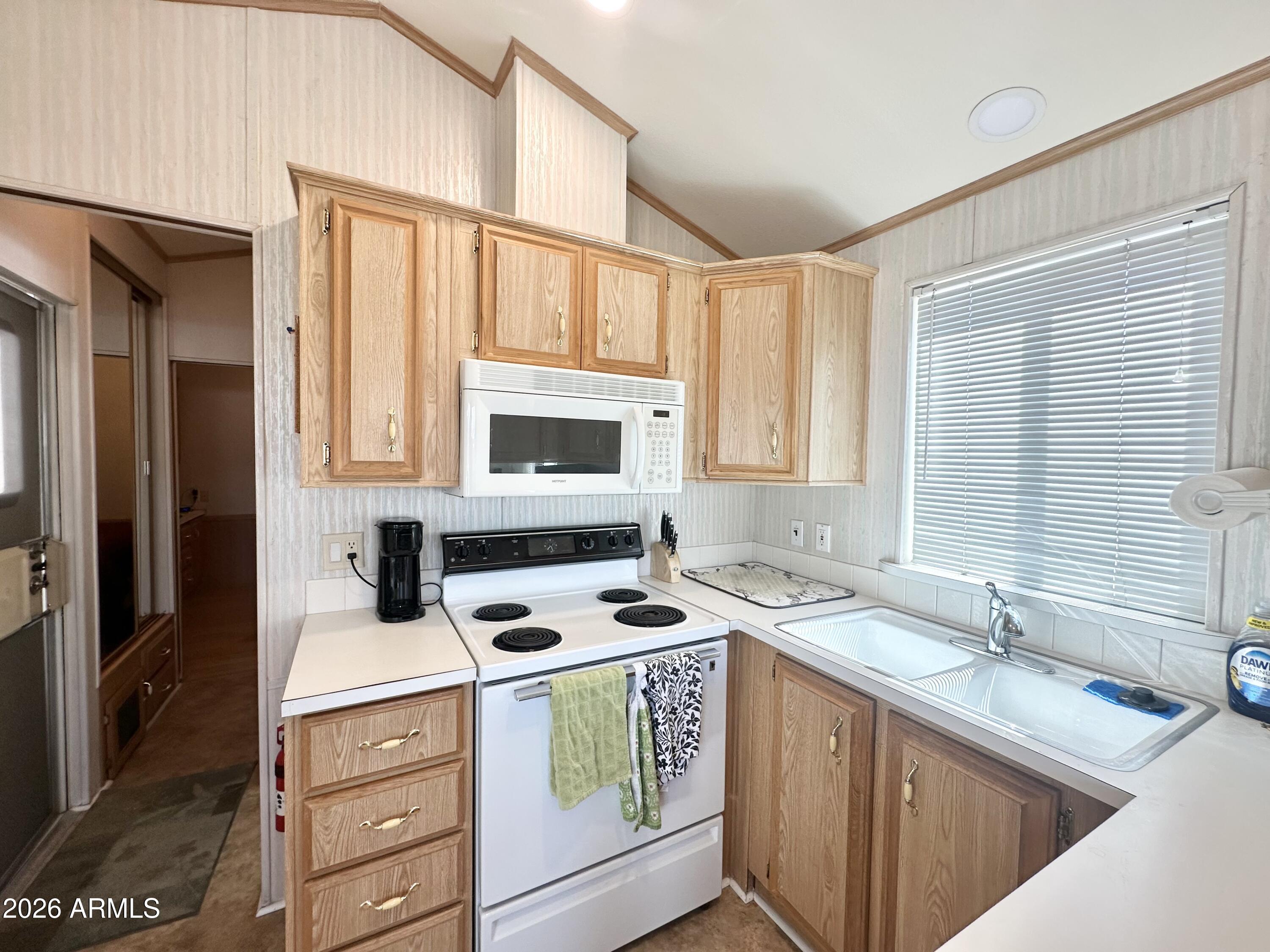 111 South Greenfield Road, Unit 809 Mesa, AZ 85206 - Photo 22 of 49 FULL SIZE STOVE/MICROWAVE