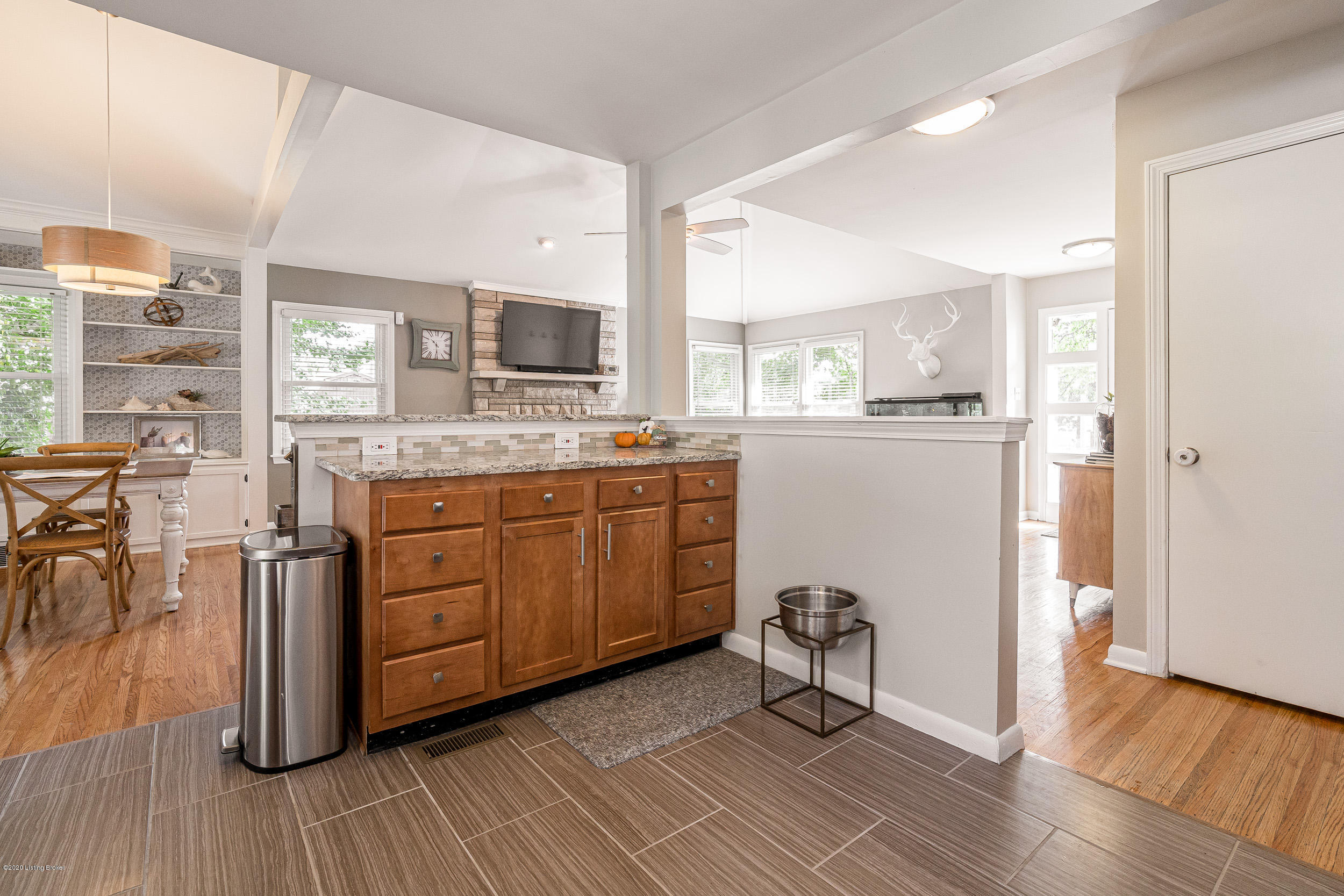 9309 Fairground Road Louisville, KY 40291 - Photo 16 of 54 Kitchen5