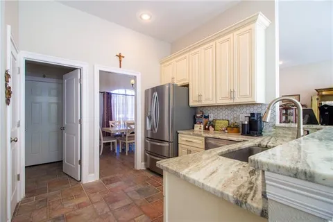 $259,000 | 300 Oak Point Drive, Laplace, LA 70068