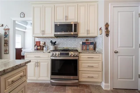 $259,000 | 300 Oak Point Drive, Laplace, LA 70068