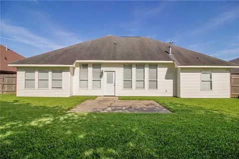 $259,000 | 300 Oak Point Drive, Laplace, LA 70068