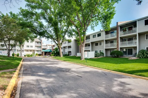 $130,000 | 1601 North Innsbruck Drive, Unit 367NE, Fridley, MN 55432