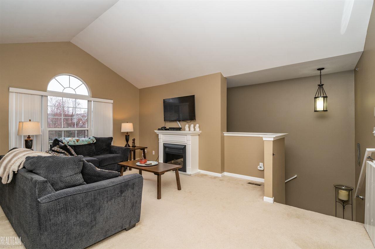 1716 Deepwood Circle, Unit 43 Rochester, MI 48307 - Photo 4 of 18