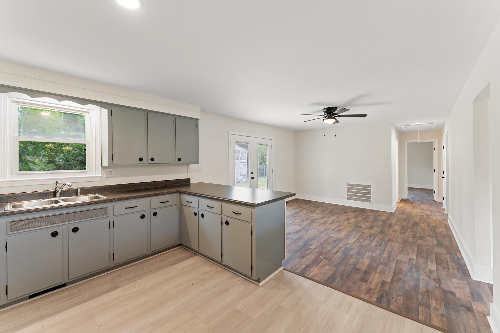 103 Ruth Drive Easley, SC 29640 - Photo 12 of 25 9