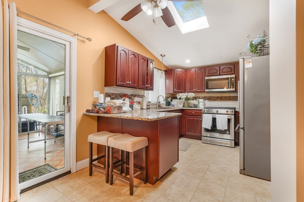 96 Star Street Fall River, MA 02724 - Photo 10 of 41