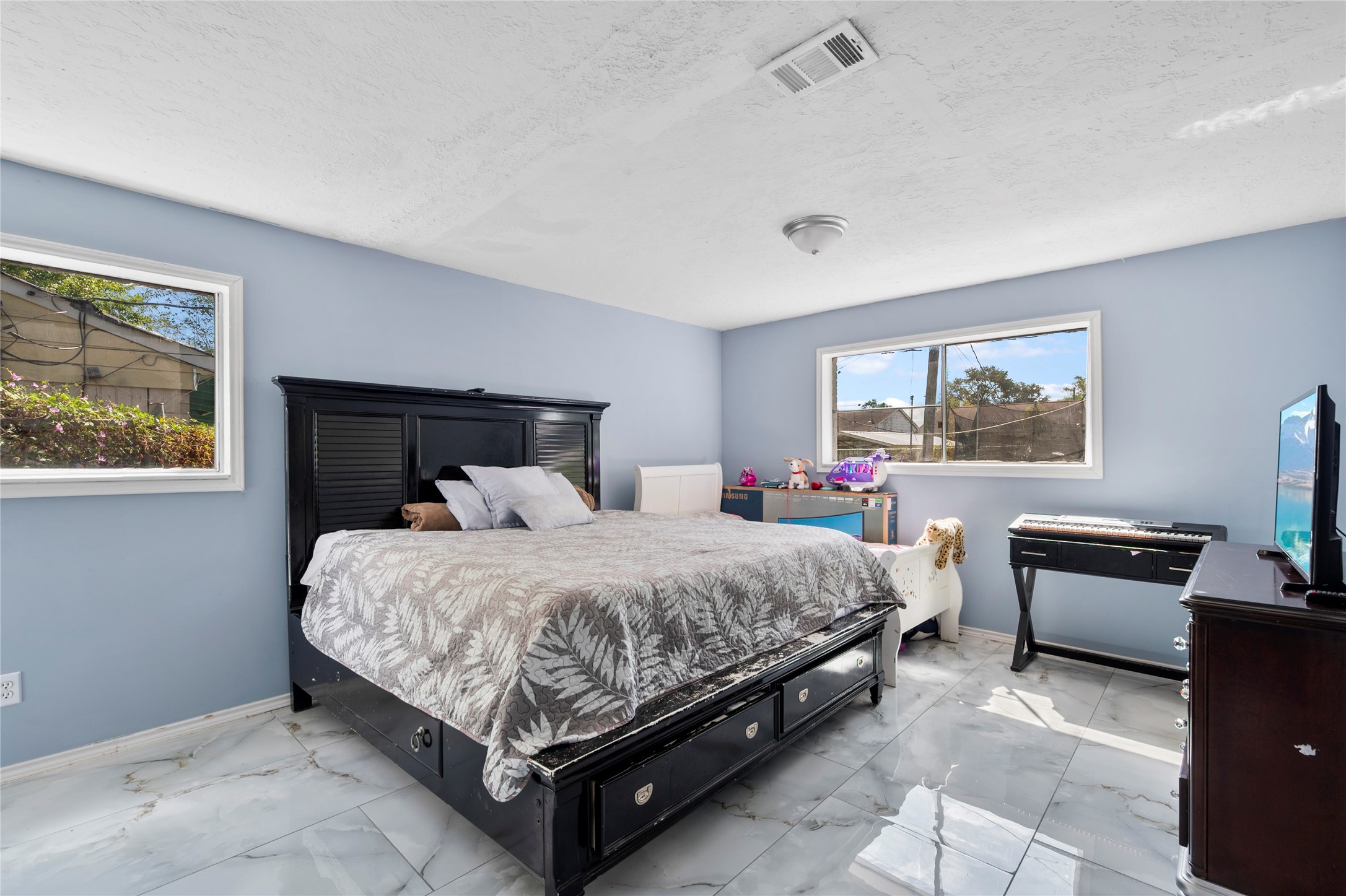 17006 Hall Shepperd Road Houston, TX 77049 - Photo 11 of 25 Primary room with private bath