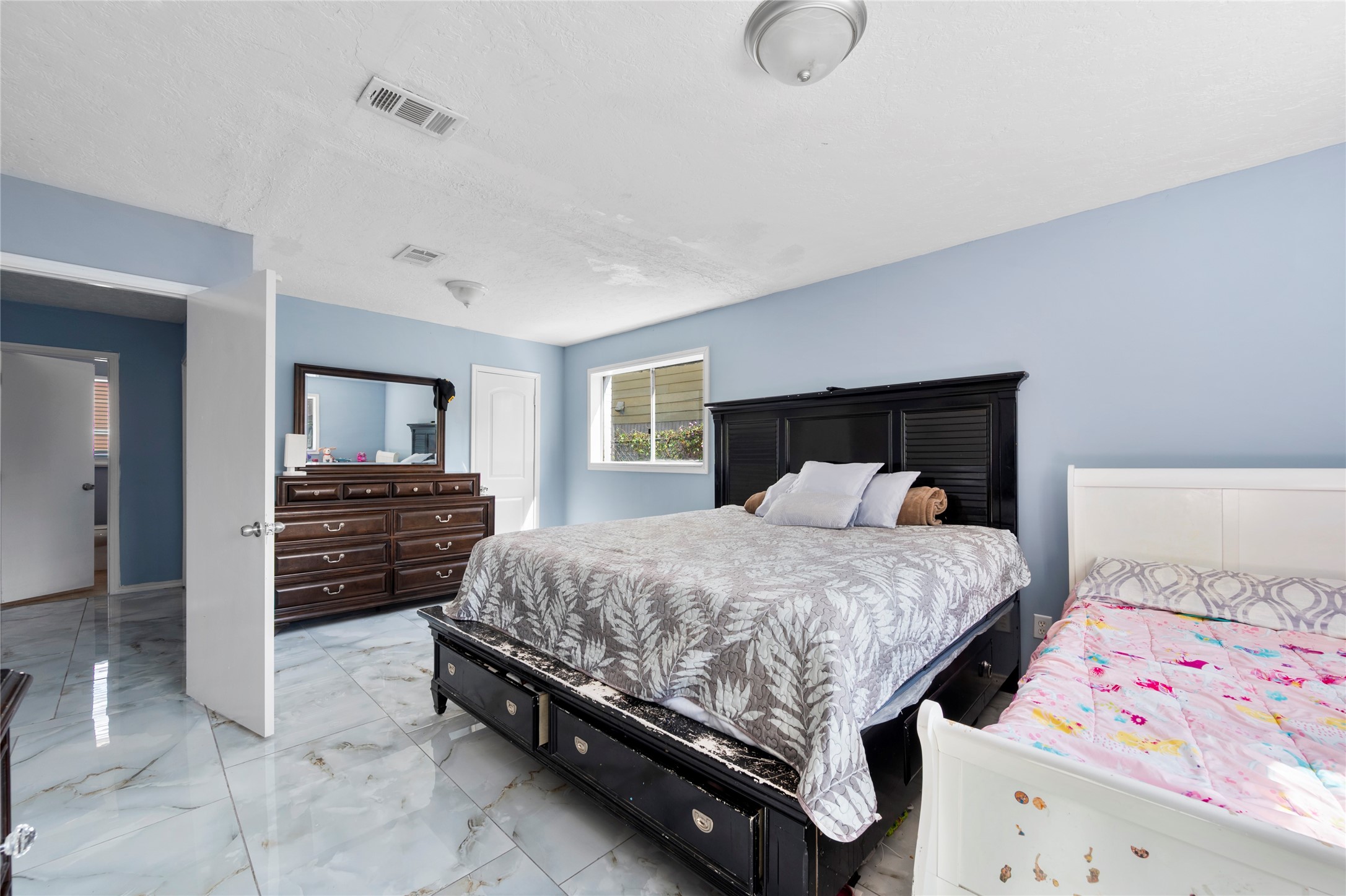 17006 Hall Shepperd Road Houston, TX 77049 - Photo 12 of 25 Lots of room in this primary suite