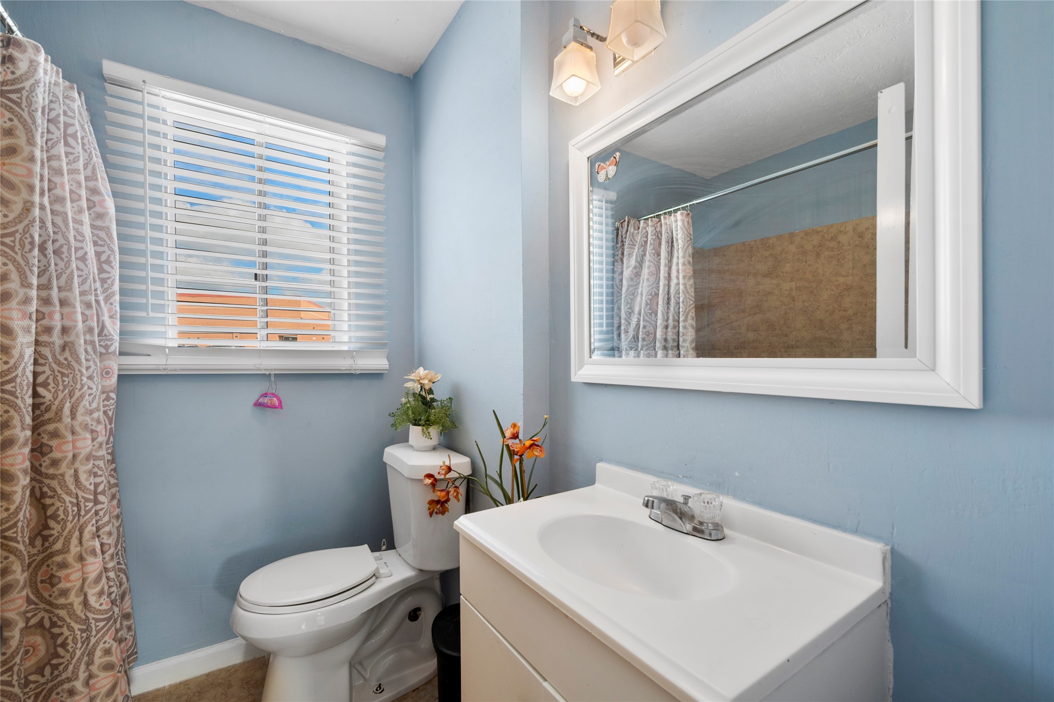 17006 Hall Shepperd Road Houston, TX 77049 - Photo 15 of 25 Second bathroom