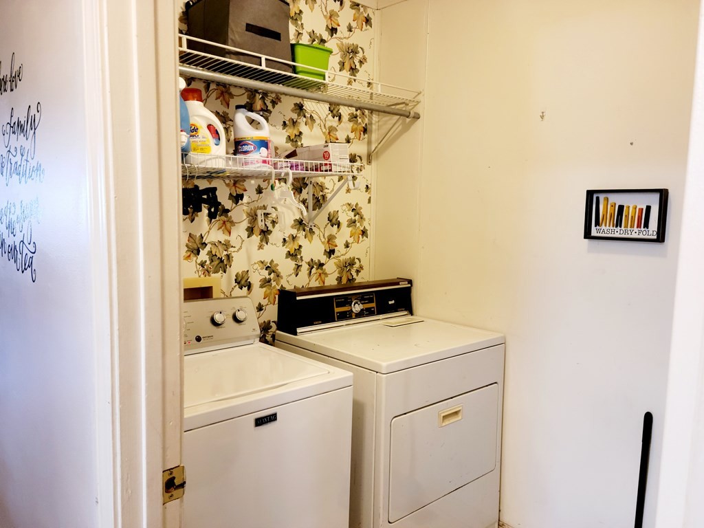 493 Northridge Drive Decatur, TN 37322 - Photo 26 of 43 a utility room with dryer and washer