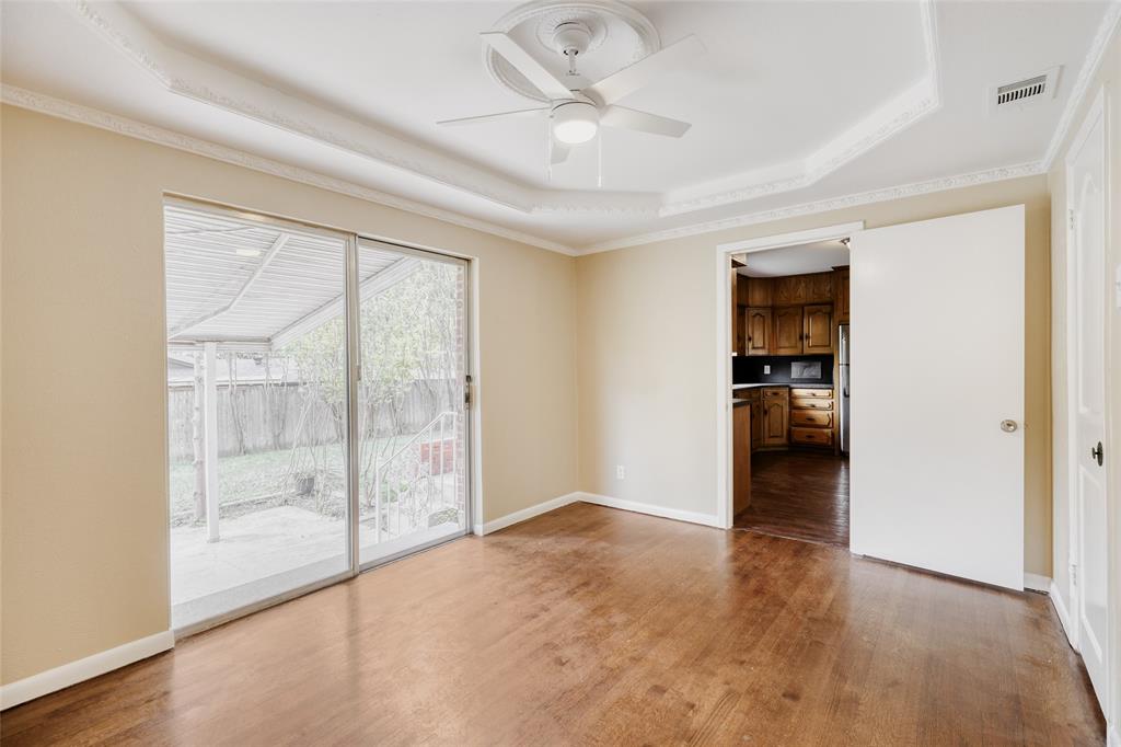 6612 East Mockingbird Lane Dallas, TX 75214 - Photo 13 of 28 a view of an empty room with a window