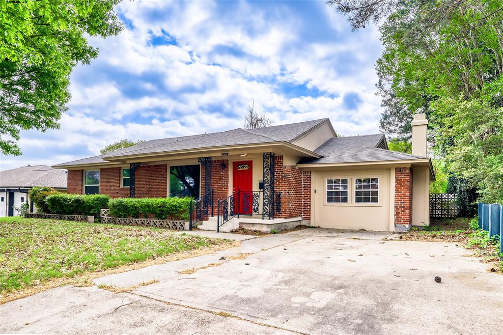 6612 East Mockingbird Lane Dallas, TX 75214 - Photo 2 of 28 a view of a house with a patio