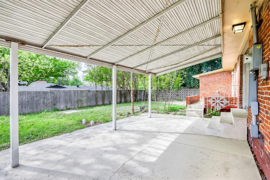 6612 East Mockingbird Lane Dallas, TX 75214 - Photo 28 of 28 a view of backyard with green space