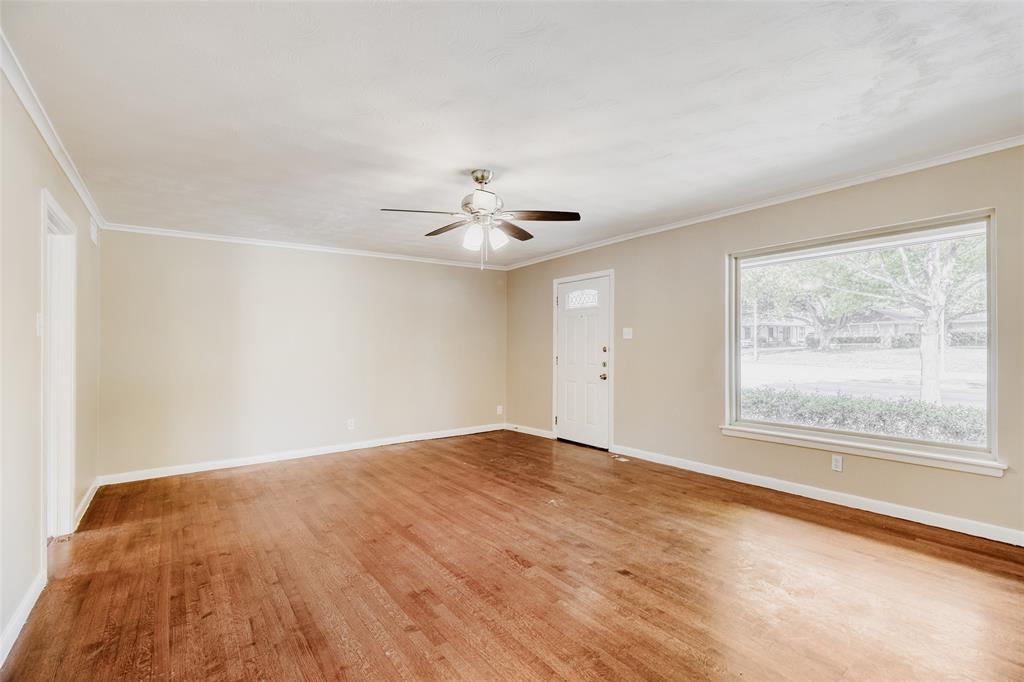 6612 East Mockingbird Lane Dallas, TX 75214 - Photo 8 of 28 a view of an empty room with a window
