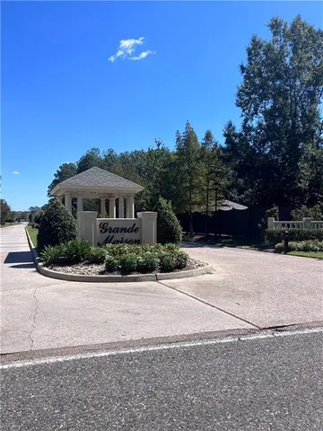 $721,680 | 208 Chateau Papillon, Mandeville, LA 70471