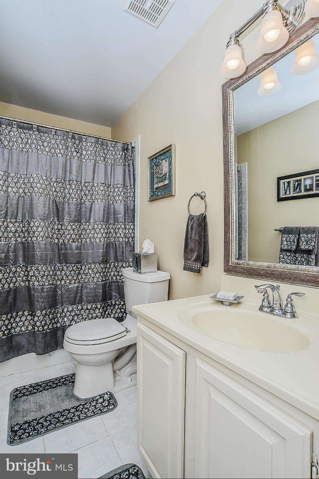 1520 Northgate Square, Unit 21B Reston, VA 20190 - Photo 12 of 19 Bath