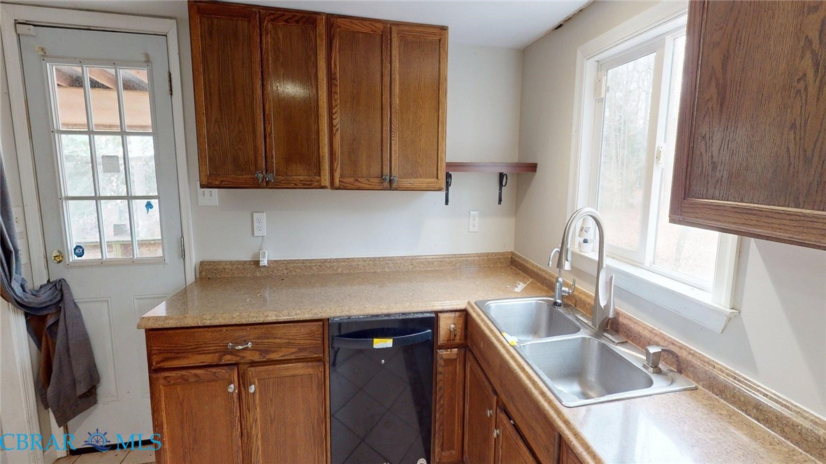 9909 Friendship Road Gloucester, VA 23061 - Photo 7 of 43