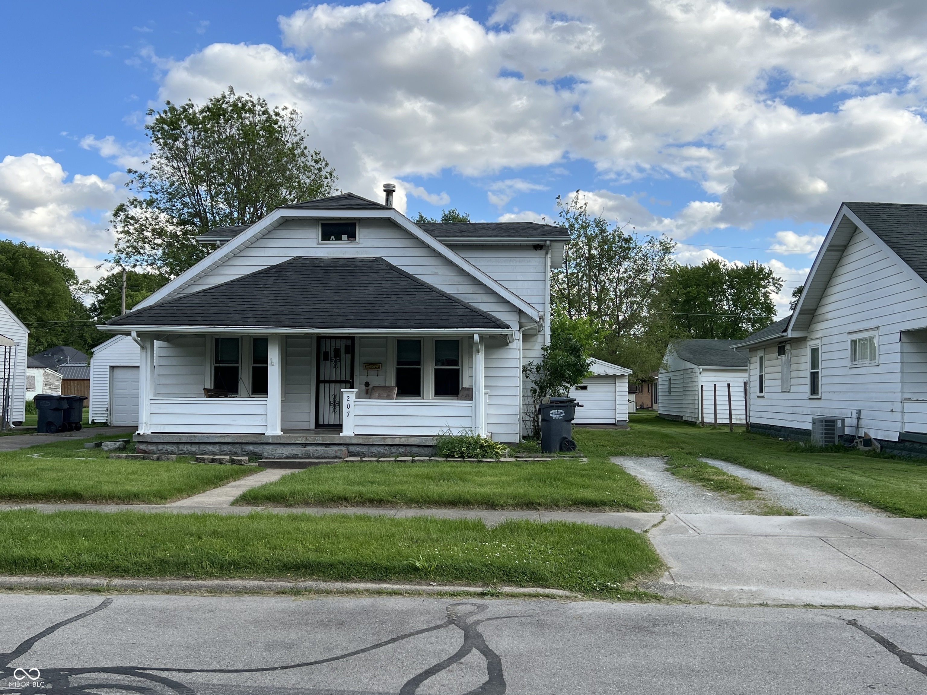 207 East Plum Street Anderson, IN 46012 - Photo 3 of 19
