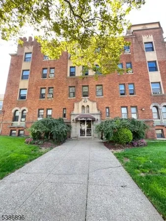 $235,000 | 303 Hamilton Place, Unit D4, Hackensack, NJ 07601