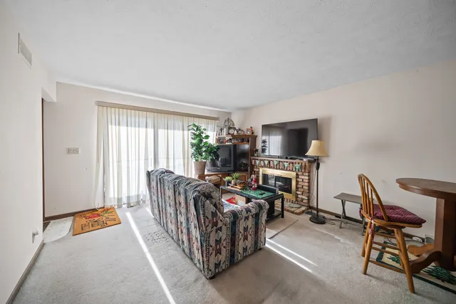 $125,000 | 5811 36th Ave Court, Moline, IL 61265