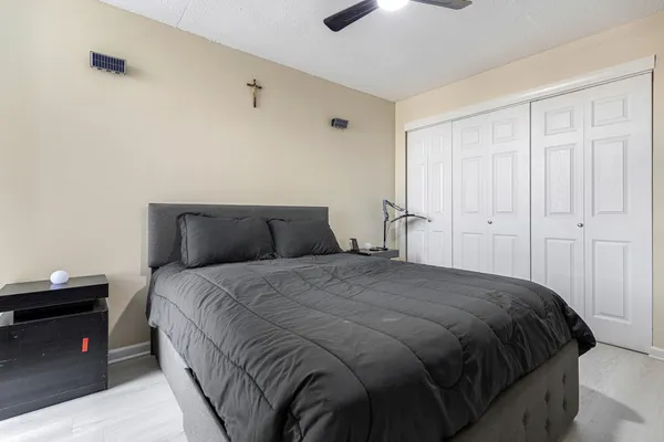 $169,900 | 1043 South York Road, Unit 209, Bensenville, IL 60106