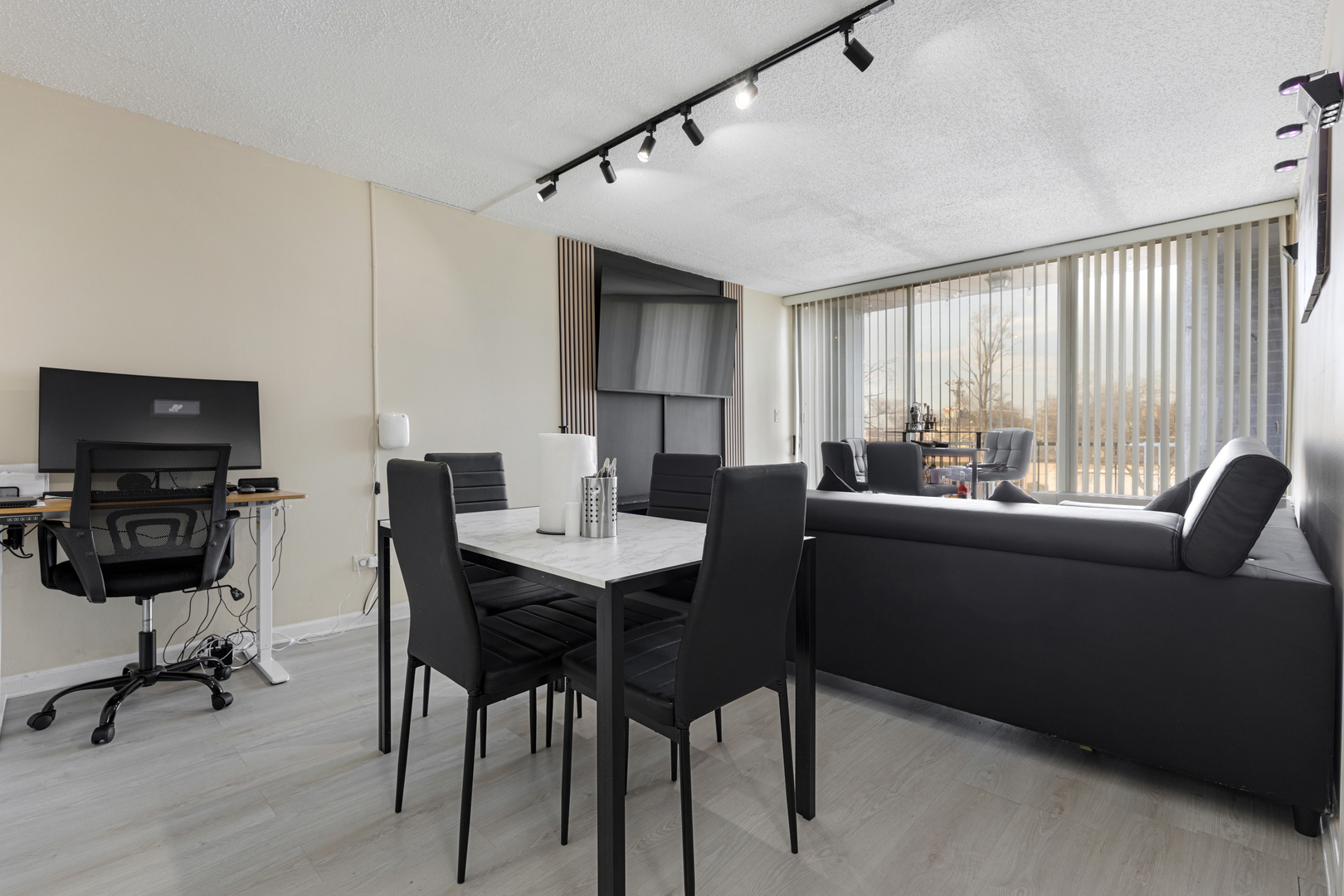 1043 South York Road, Unit 209 Bensenville, IL 60106 - Photo 4 of 21