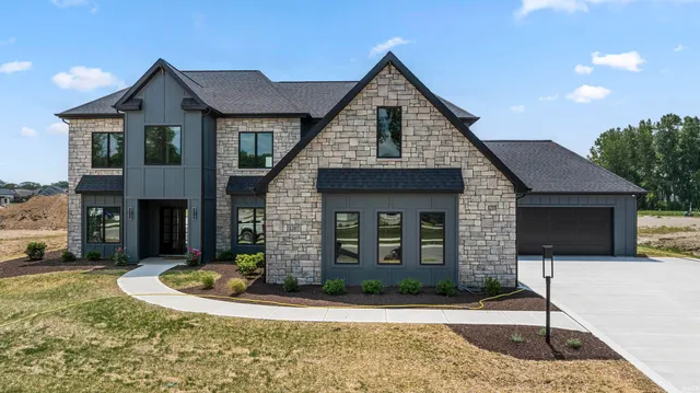 $799,900 | 1207 Cascata Trail, Huntertown, IN 46748