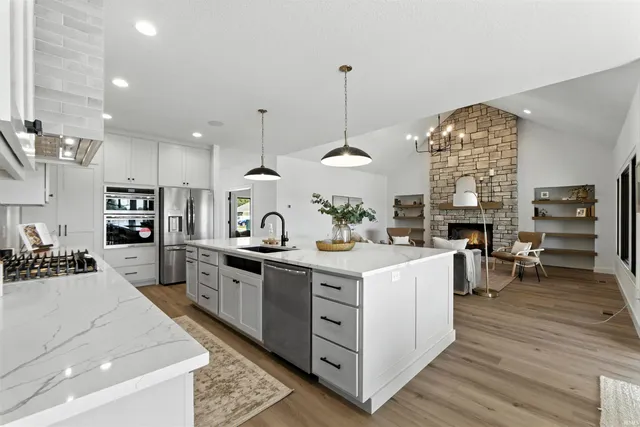 $799,900 | 1207 Cascata Trail, Huntertown, IN 46748