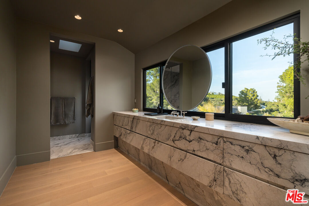 1122 La Altura Road Beverly Hills, CA 90210 - Photo 20 of 44
