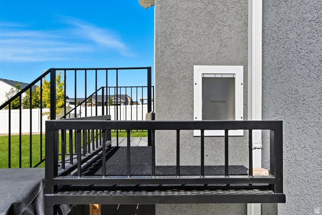 572 South Chamberlain Street Mapleton, UT 84664 - Photo 40 of 56 Custom pet door