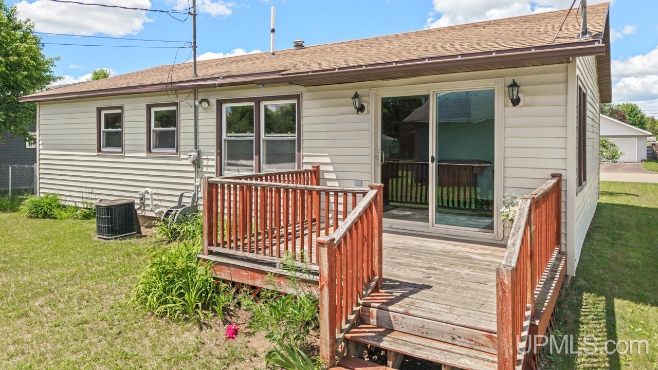 830 Mullen Street Quinnesec, MI 49876 - Photo 23 of 27