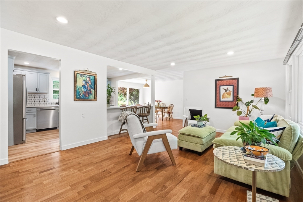 38 Ruthellen Road Chelmsford, MA 01824 - Photo 1 of 37 Gallery Image 1